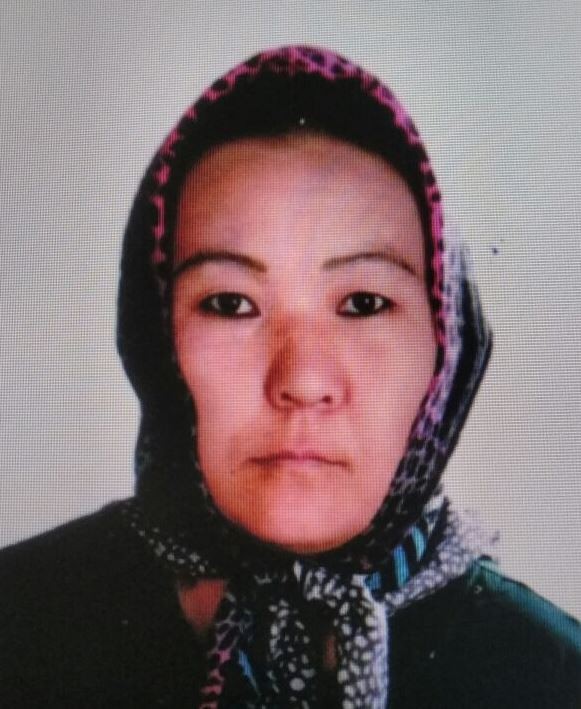 Salçaya kızdı, karısını doğradı!