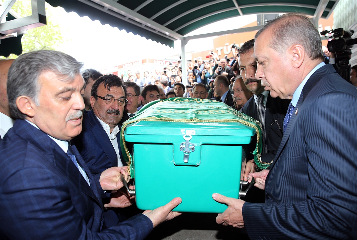 Abdullah Gül'ün babası son yolculuğuna uğurlandı