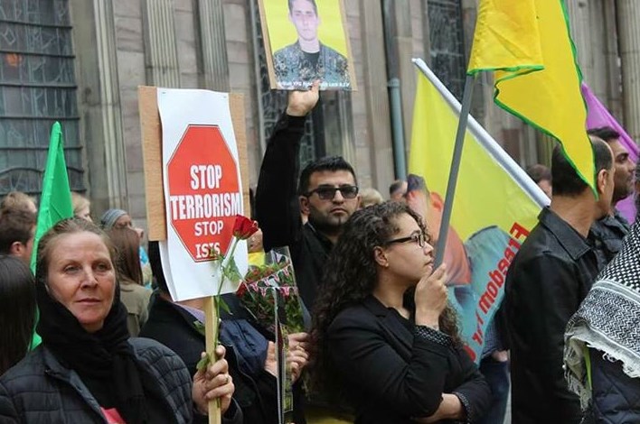 İngiltere'de terör sempatizanları terörü protesto etti