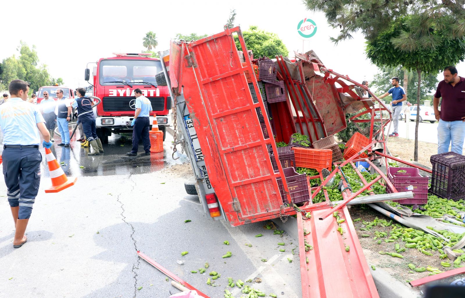 Mersin'de feci kaza: 3 ölü 5 yaralı var