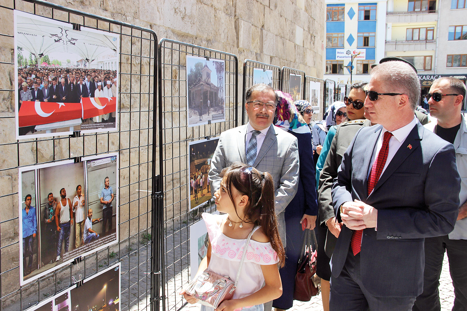 Bütün dünyaya örnek