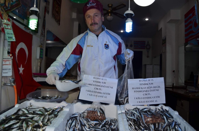 1 kilo fındığa 1 kilo hamsi