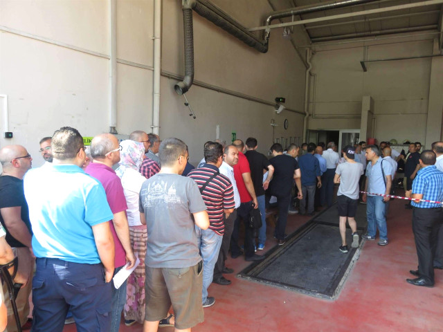 İstanbul'u vuran dolu sonrası halk itfaiyeye akın etti
