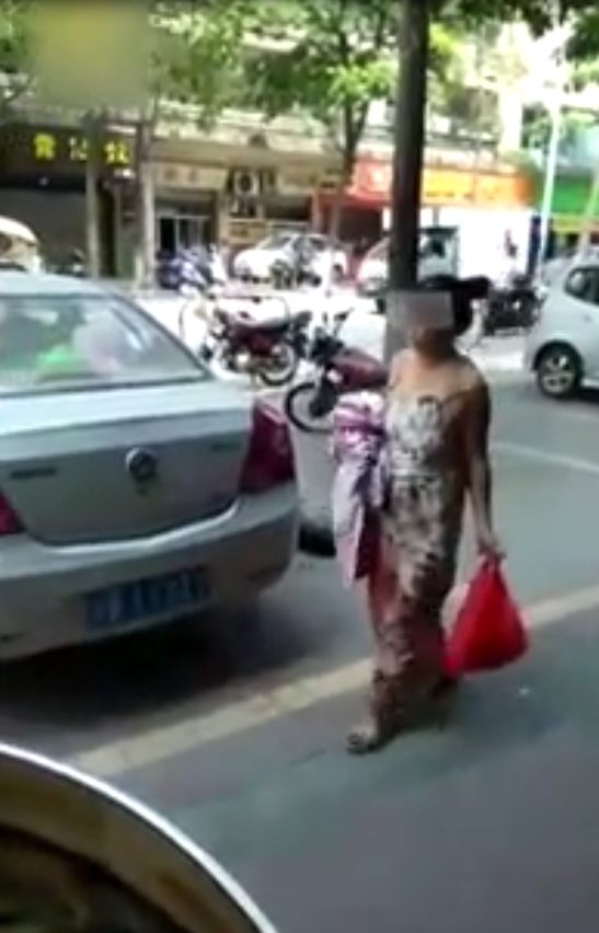 Çin'de akılalmaz olay! Yolda doğurup yoluna devam etti