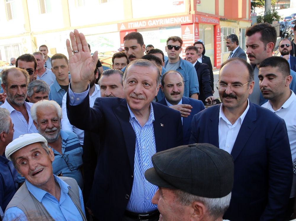 Cumhurbaşkanı Erdoğan’dan Çatalca'da köy ziyareti