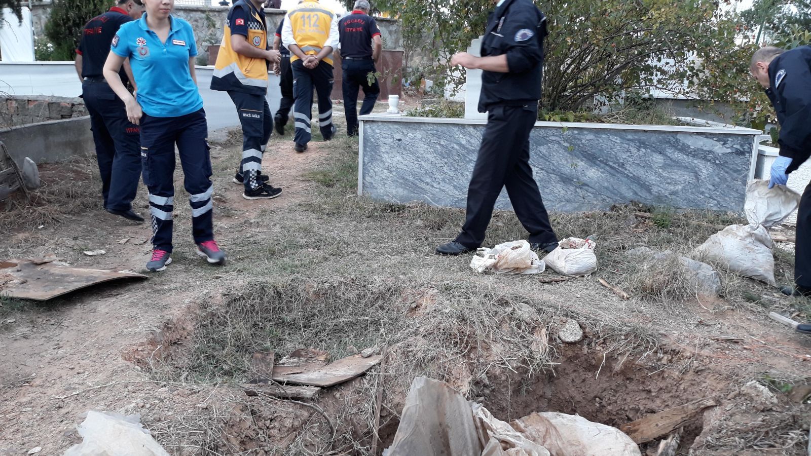 Kocaeli'de boş mezarda ürküten görüntü