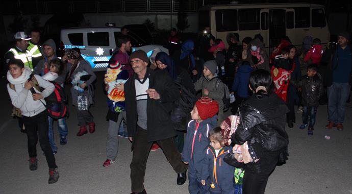 15 kişilik köy minibüsünden 43 mülteci çıktı