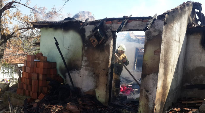 Alevlerin arasında kaldı rüya sandı