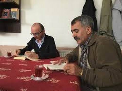 1 saat kitap okuyana çay ve kahve bedava