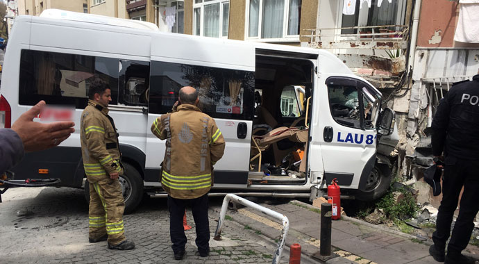 Beşiktaş’ta feci kaza: 2 yaralı