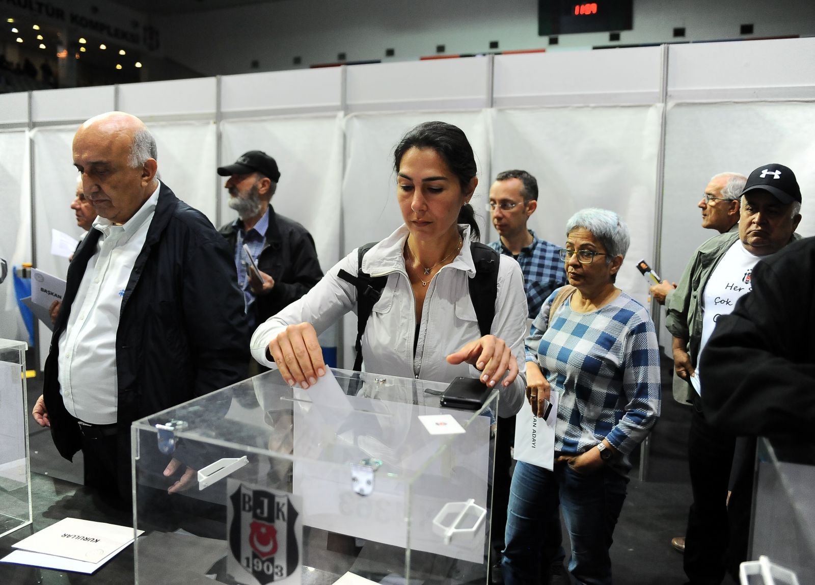 Beşiktaş’ta oy verme işlemi başladı