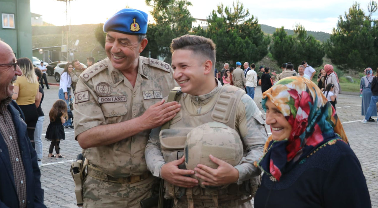 'Kurtlar' Taburu'ndaki komandolar Suriye'den döndü