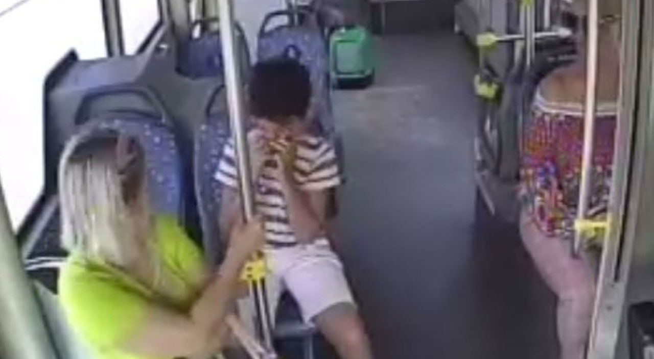 Turist aile çocuklarını otobüste unuttu: Eşyasını unutan çok oluyor da çocuk ilk defa