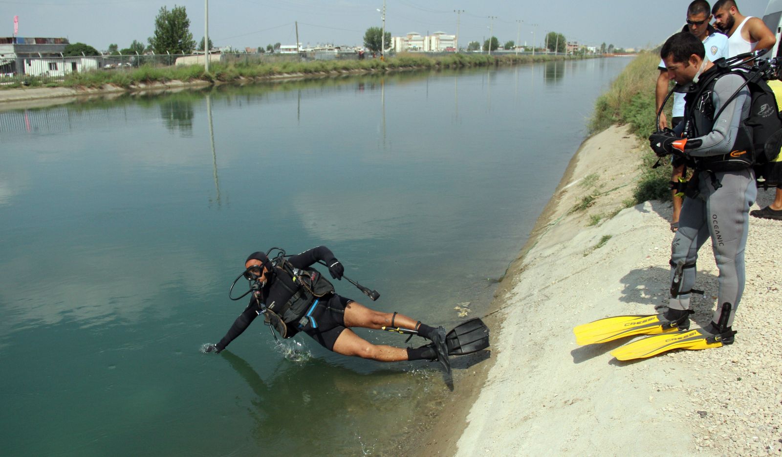 Atladığı sulama kanalında kayboldu!