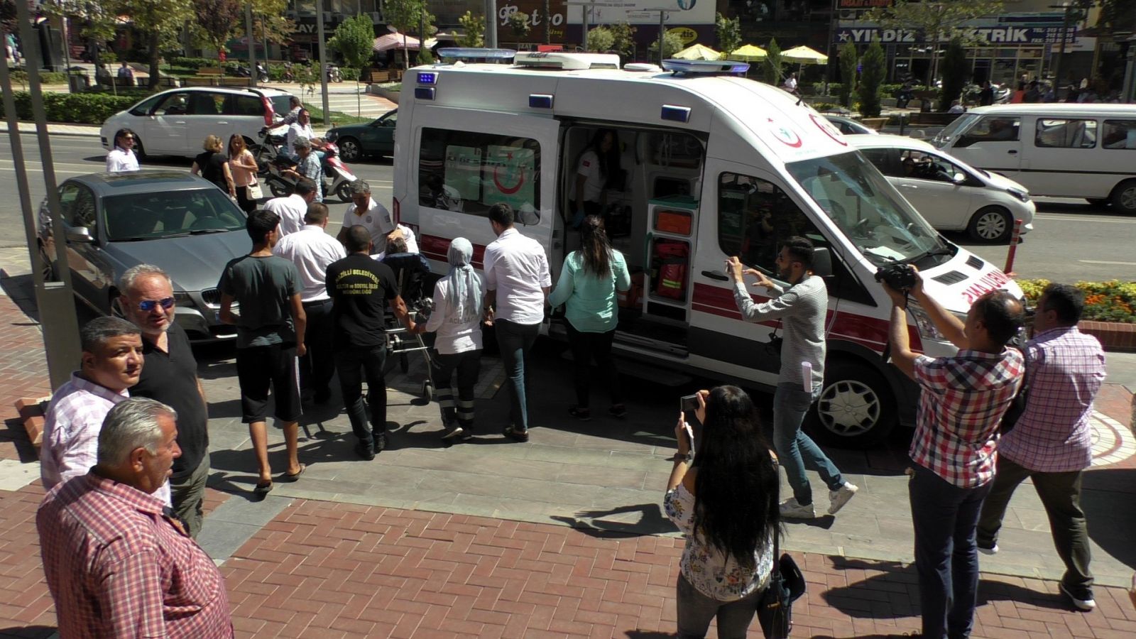 MHP ilçe yöneticileri tarafından hastanelik edildi!