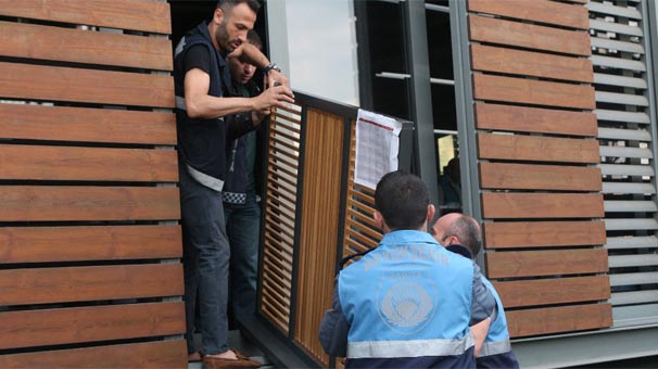 Boğaz'da bir yıkım daha! Çalışanlar neye uğradığını şaşırdı