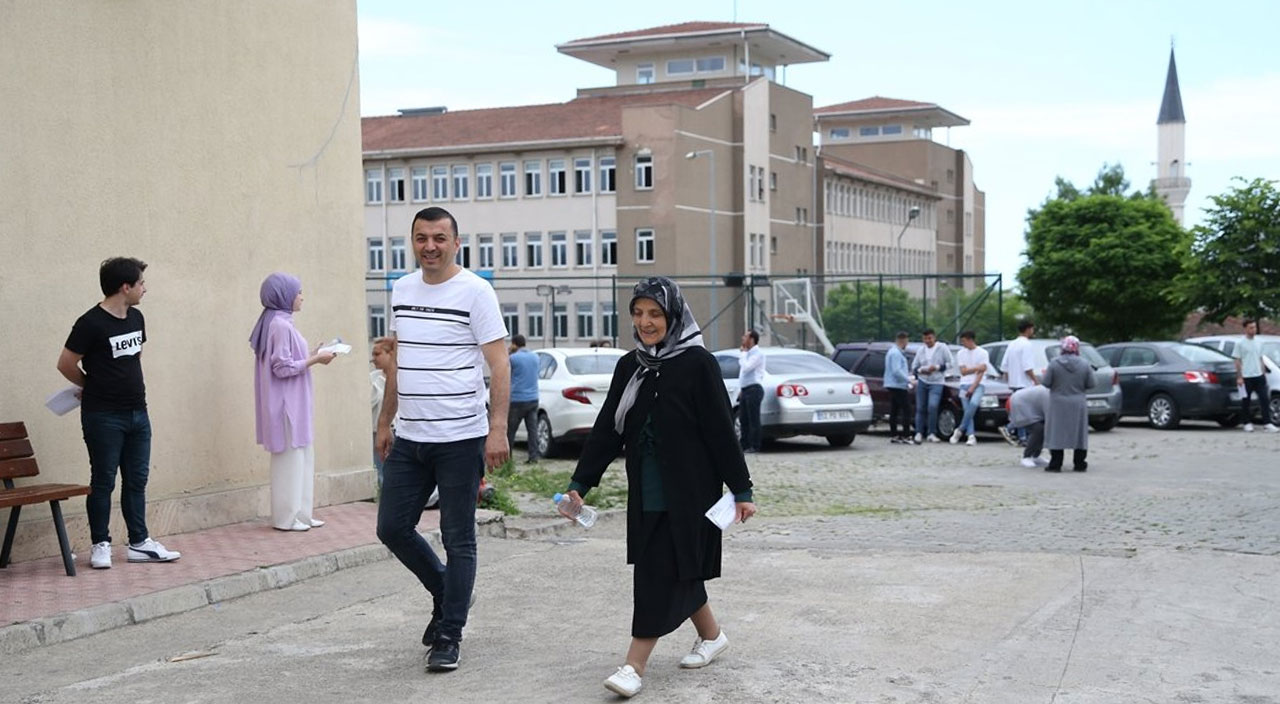 Ordu'da 84 yaşındaki kadın üniversite sınavına girdi