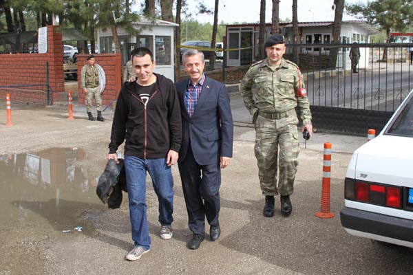 Asker annesine büyük sürpriz!