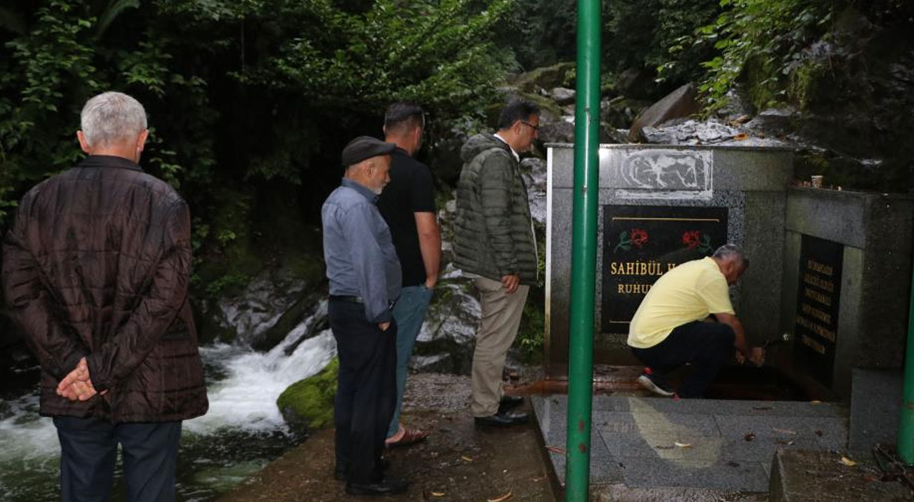 Şifalı diye içilen su zehirli çıktı… Tepkilerini içerek gösterdiler