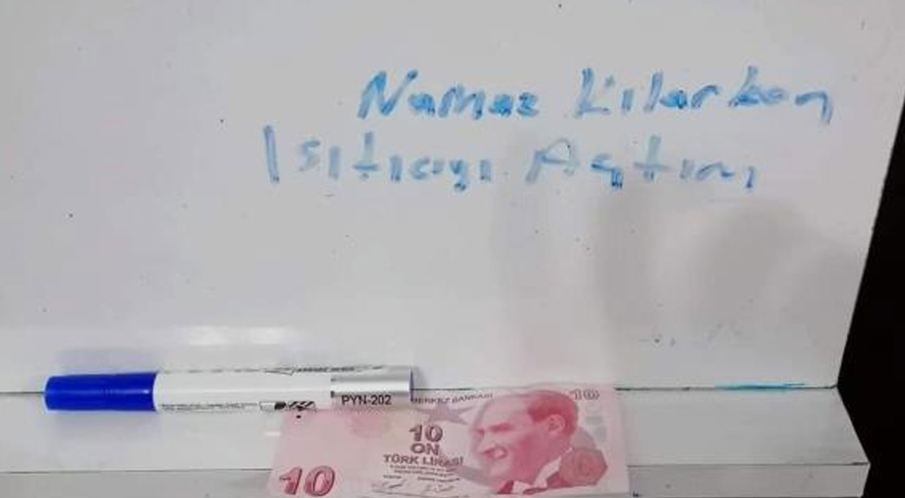 Çorum'da namaz kılmak için camiye giren gencin yaptığı hareket imamı duygulandırdı