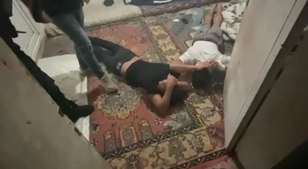 Bursa'da 3 DEAŞ'li terörist yakalandı Bursa'da 3 DEAŞ'li terörist yakalandı