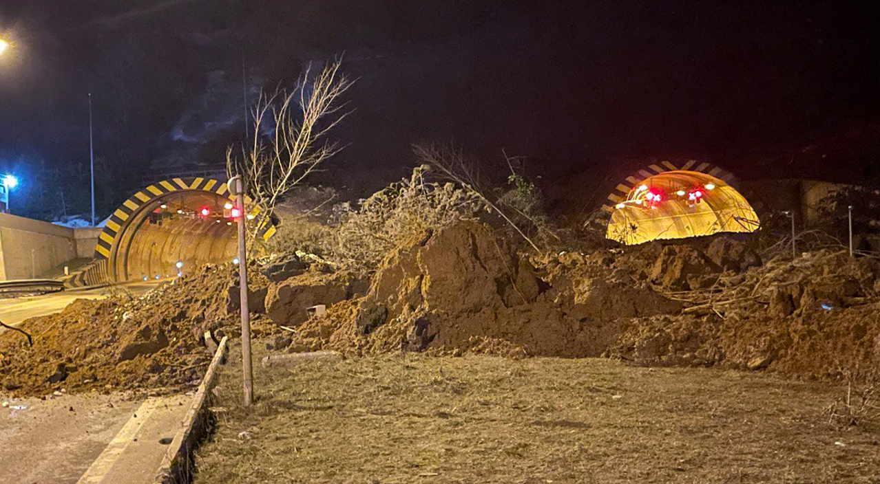 Bolu Dağı'nda heyelan! TEM yolu çift yönlü trafiğe kapatıldı