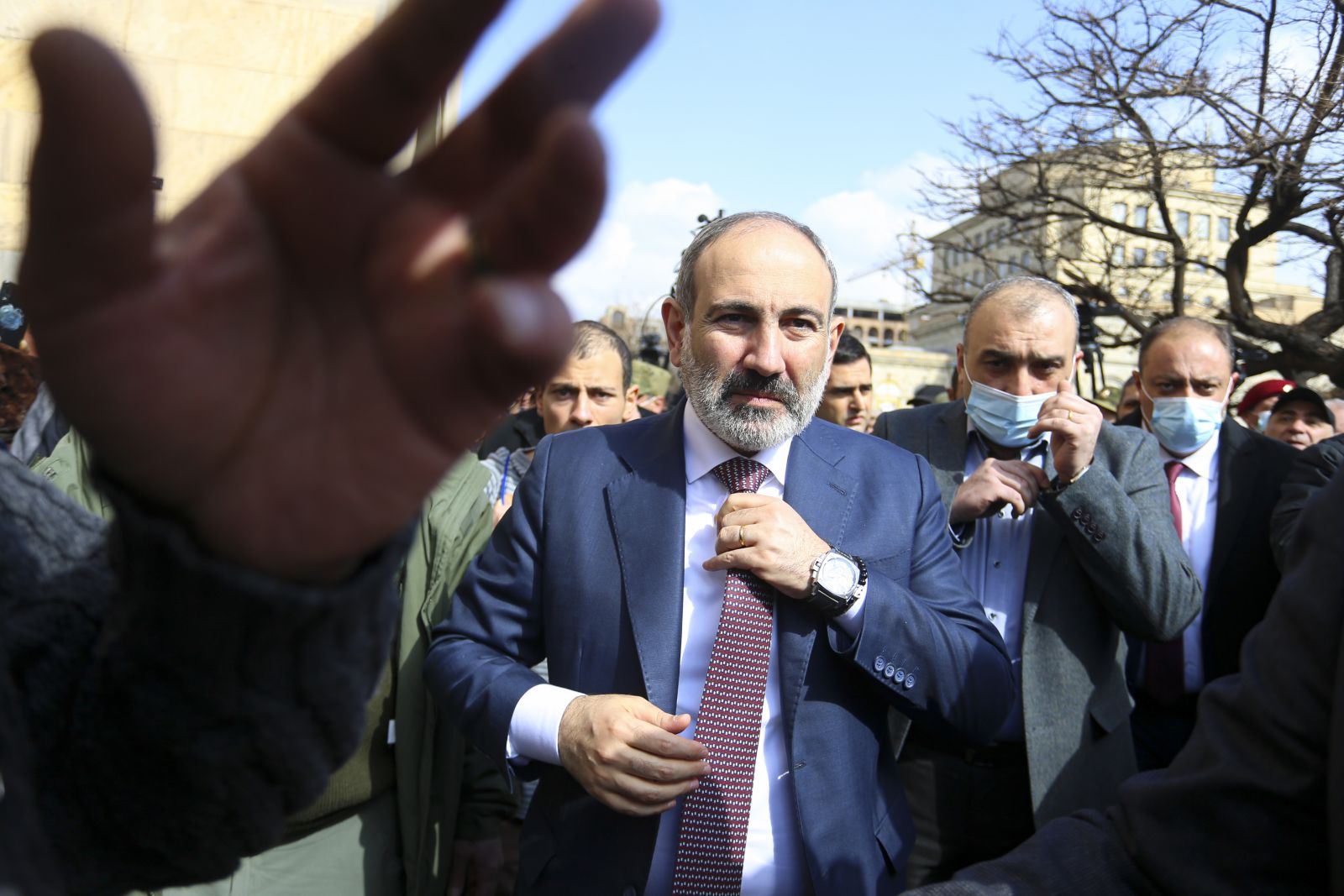 Ermenistan'da sıcak gün! Erivan semalarında savaş uçakları