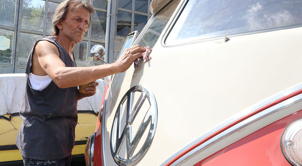 Hurda minibüs tamir edilmesi için Almanya'dan Zonguldak'a getirildi