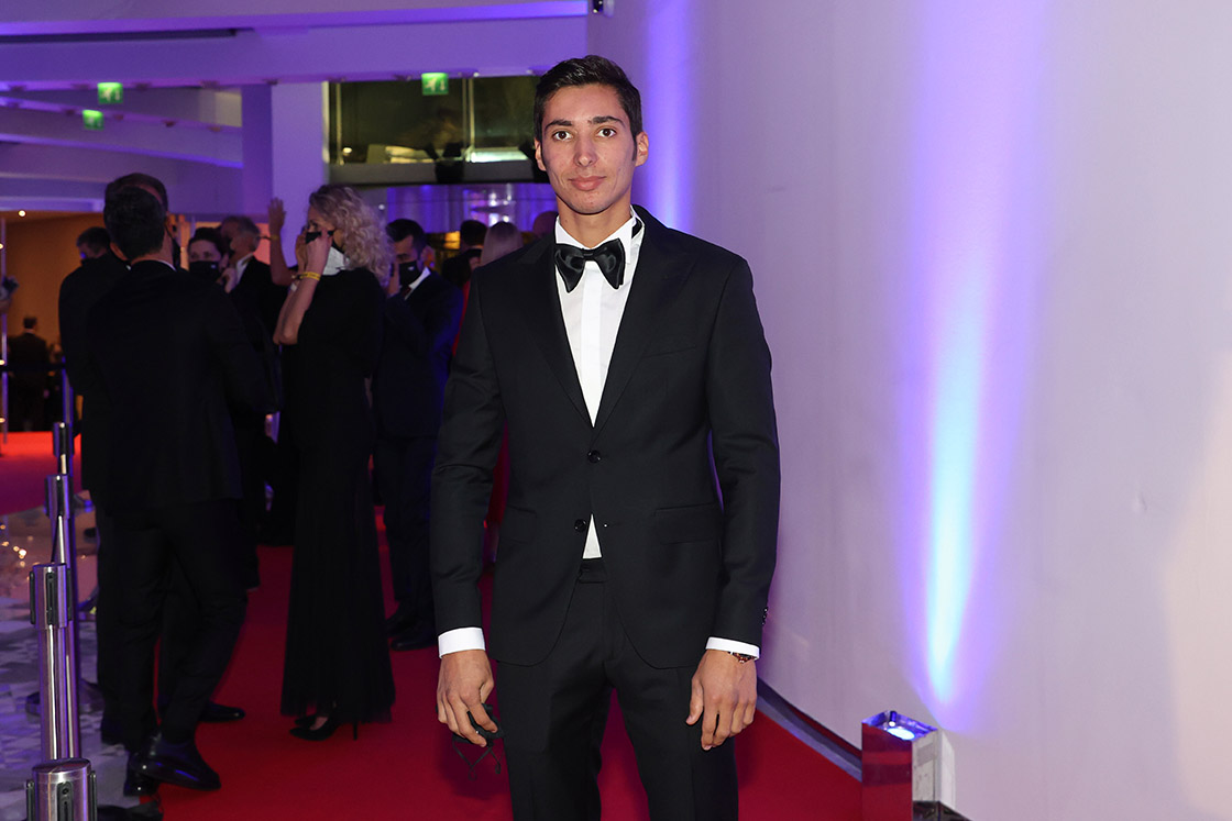 Toprak Razgatlıoğlu, ödülünü Monako'da aldı