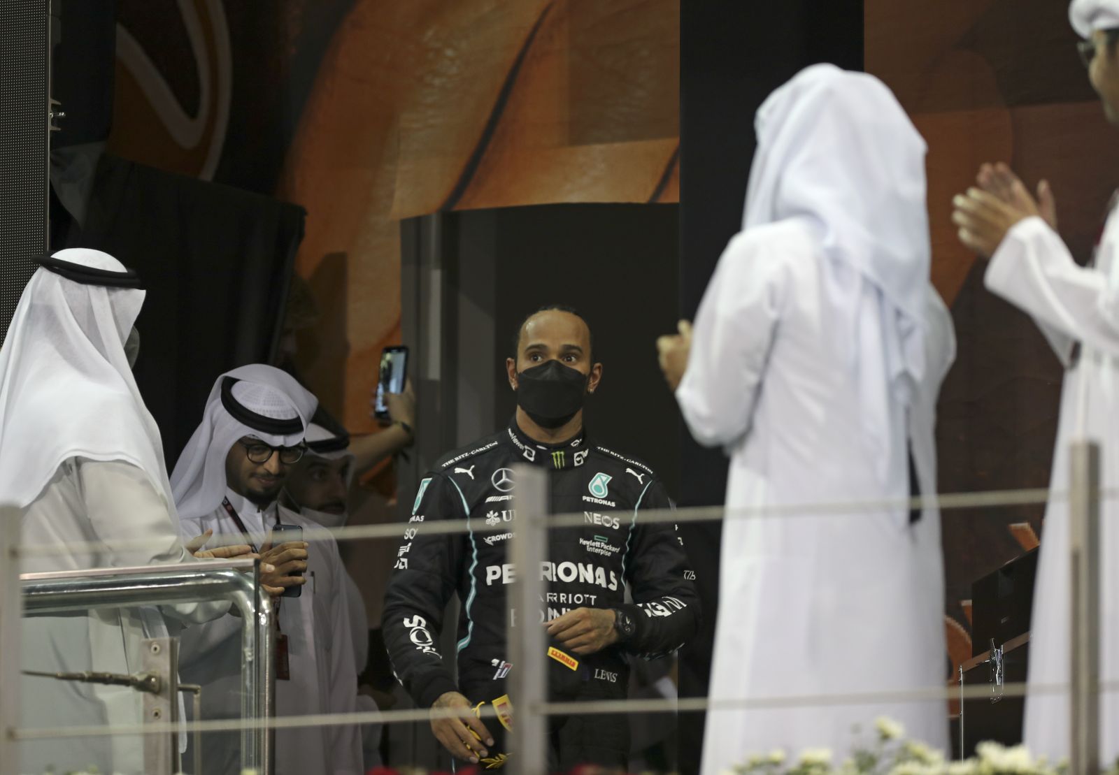 Formula 1'de Hamilton'ın serisi sona erdi, şampiyon Max Verstappen