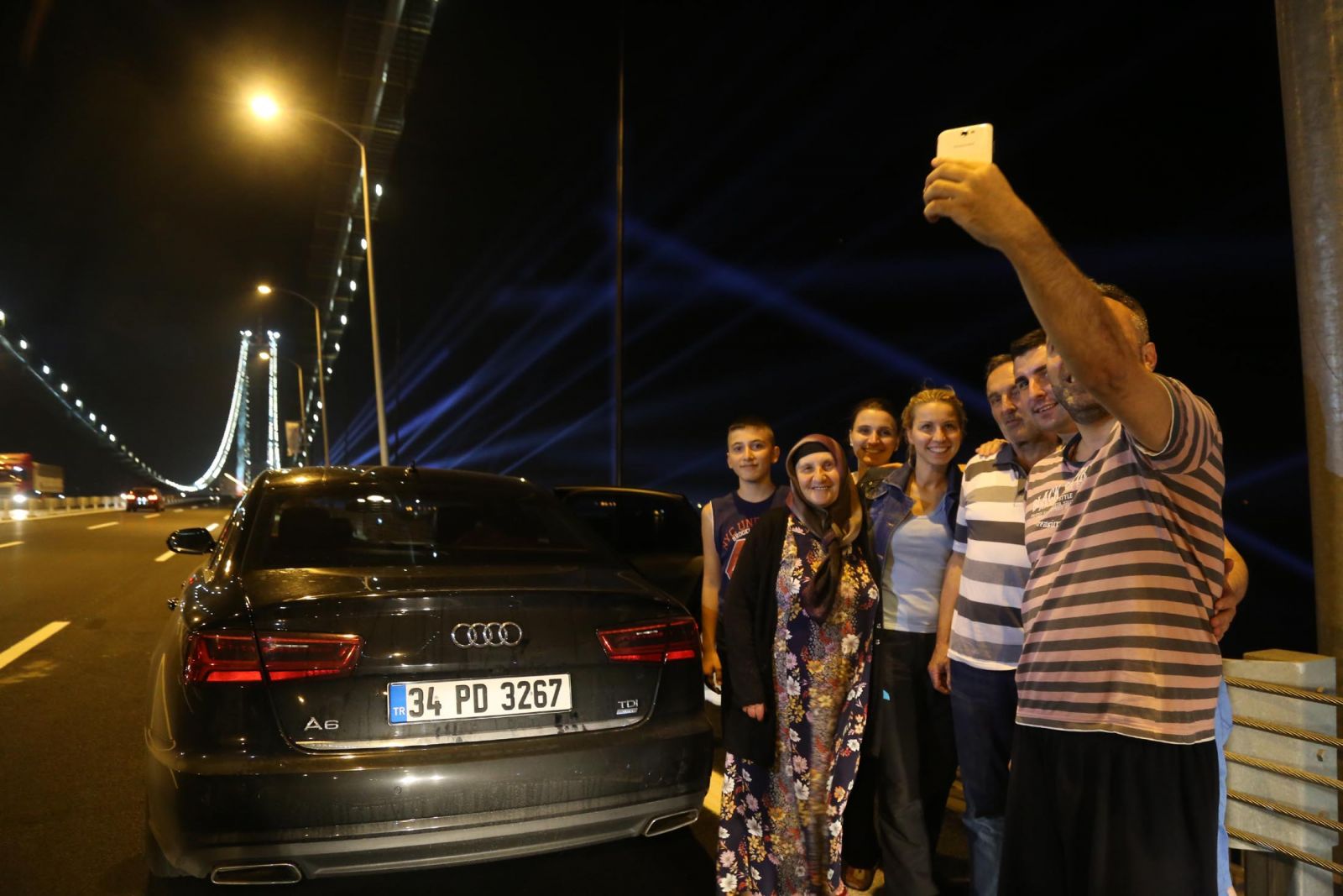 Osmangazi Köprüsü'nden oynayarak geçtiler