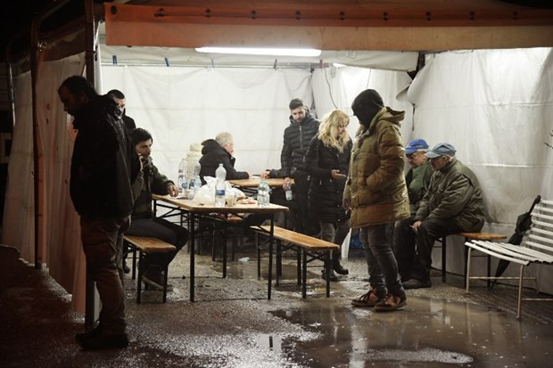 İtalya'da deprem sonrası halk geceyi sokaklarda geçirdi
