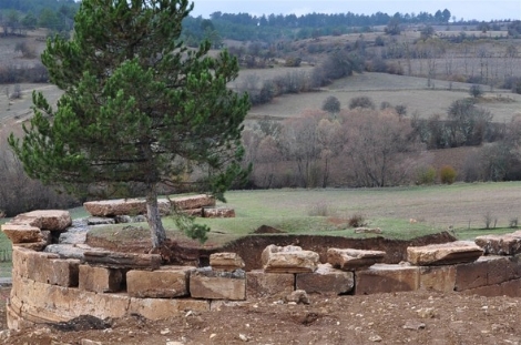 Kastamonu'da 2 bin 200 yıllık mezar odası bulundu