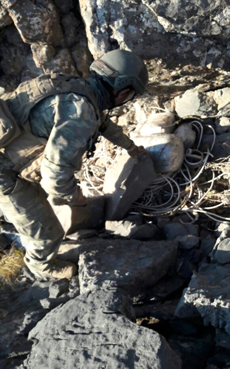 SAT ve SAS komandoları Fırat Kalkanı Operasyonu'na el attı