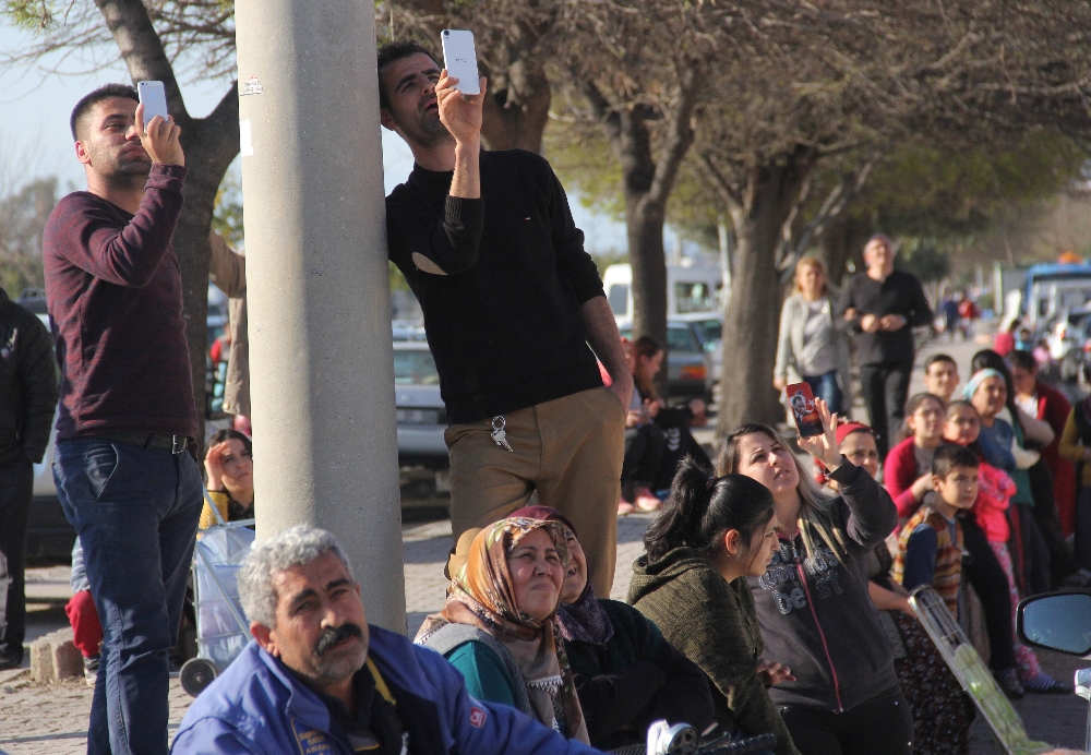 Yüksek gerilim hattı direğinde intihar kovalamacası
