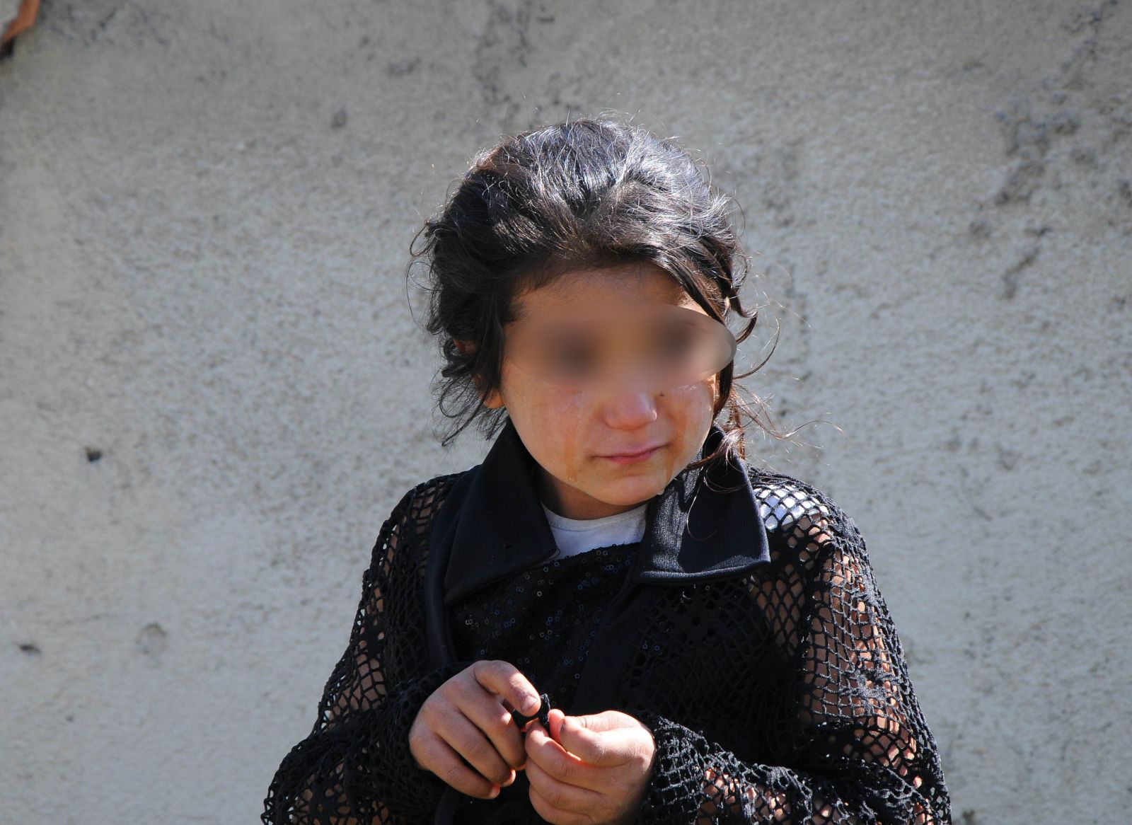 2 küçük kız kardeş bonzai içen anne ve babasını kurtardı