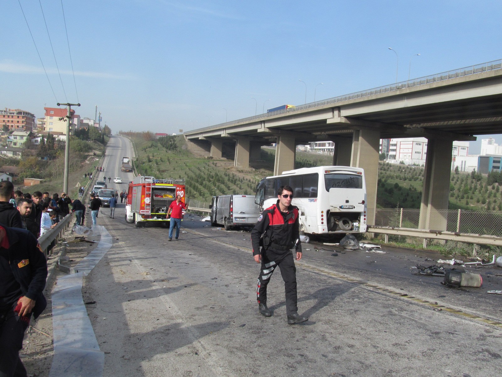 Gebze'de zincirleme kaza, ölü ve yaralılar var