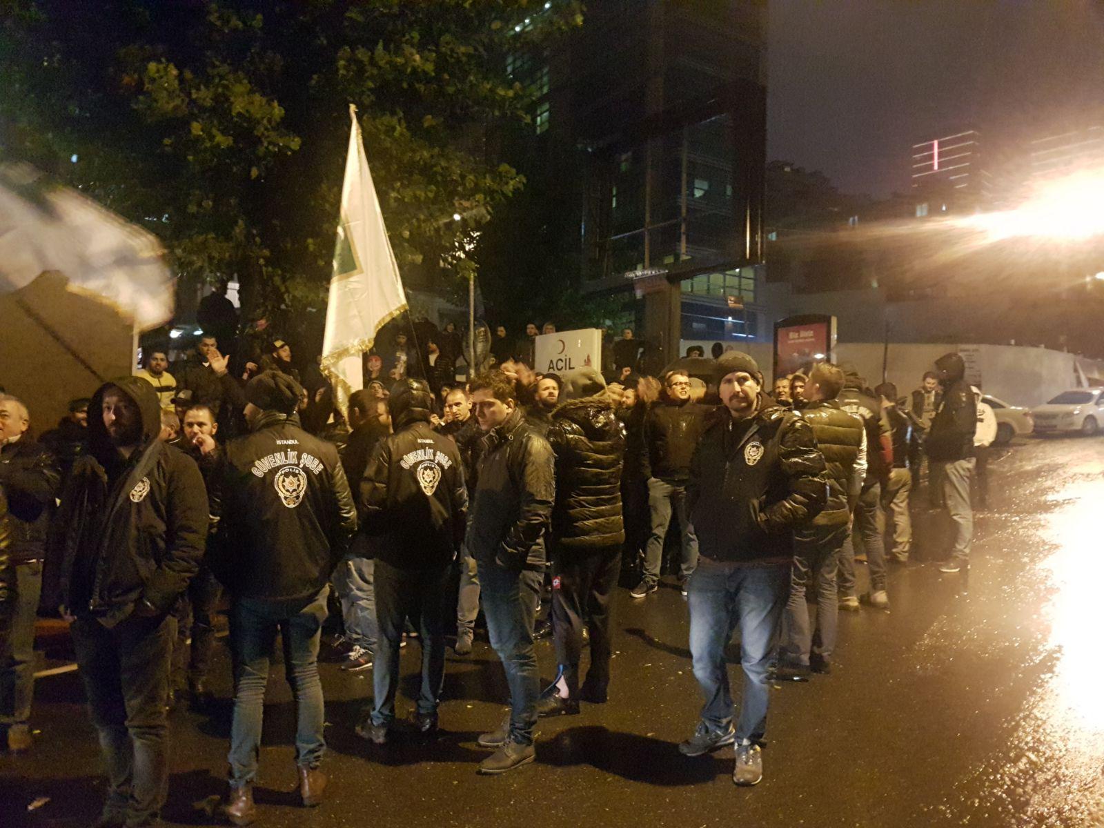 Boşnaklardan Rasim Ozan Kütahyalı protestosu