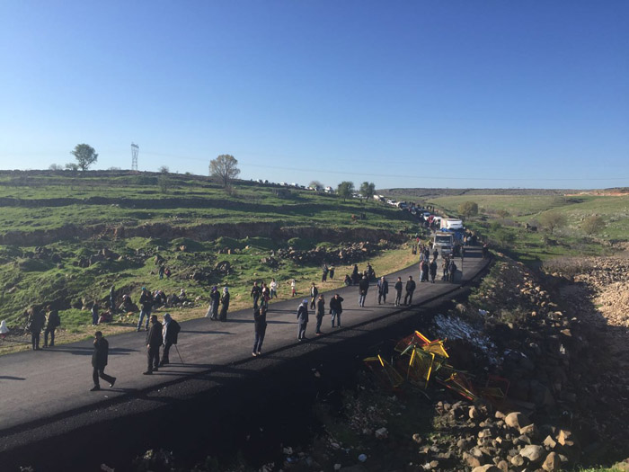 Duyan oraya akın etti, kilometrelerce kuyruk var!