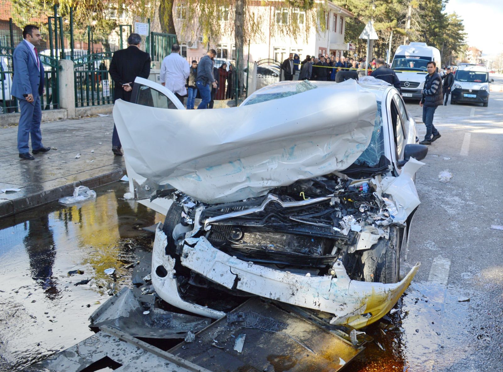 Ankara'da araba belediye otobüsü ile çarpıştı, 7 kişi yaralandı