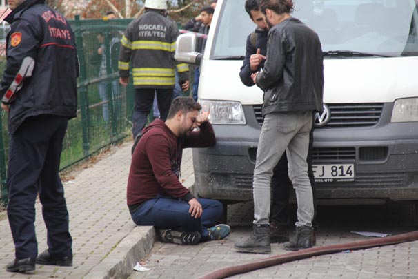 Üniversite öğrencileri uyurken yangına yakalandılar