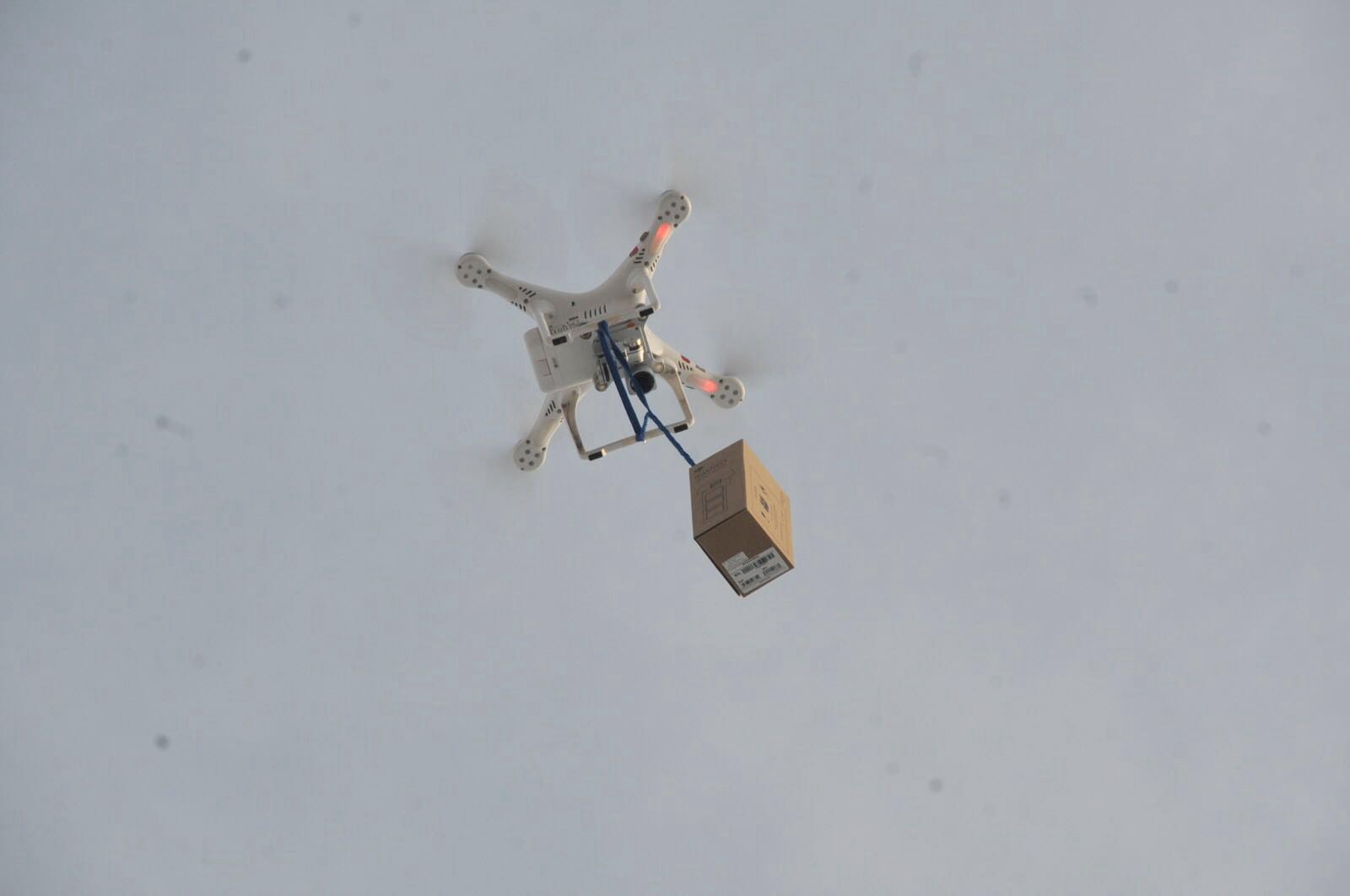 Çekmeyen telefona ’drone’lu çözüm