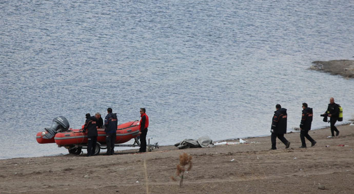 Botu kurtarmak isterken kendisi boğuldu