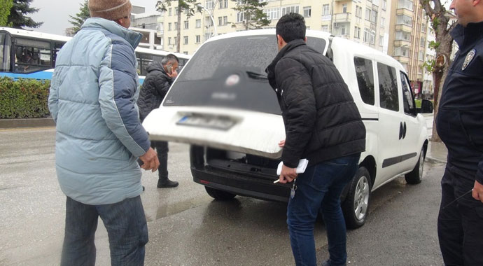 Komşusunun zehirlediğini öne sürdüğü buzağısına otopsi yapılmasını istedi