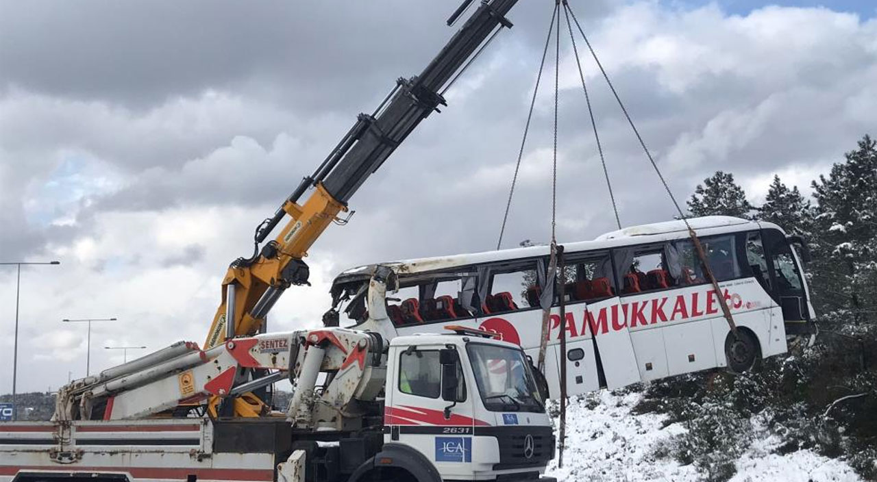 Kuzey Marmara Otoyolu'nda yolcu otobüsü devrildi: Ölü ve yaralılar var