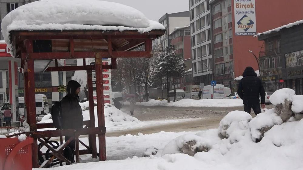 Bitlis rekorunu tazeledi, kar 7 metreye kadar ulaştı