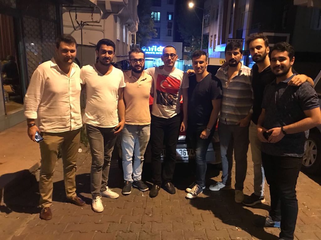 AB eski Bakanı ve Başmüzakereci Egemen Bağış, gazeteci Mustafa Arıdoru’yu askere uğurladı