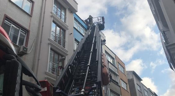 Vatandaşlar onu, o kedisini kurtardı