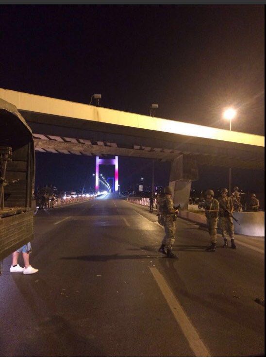İstanbul'da Boğaziçi ve FSM köprüleri trafiğe kapatıldı