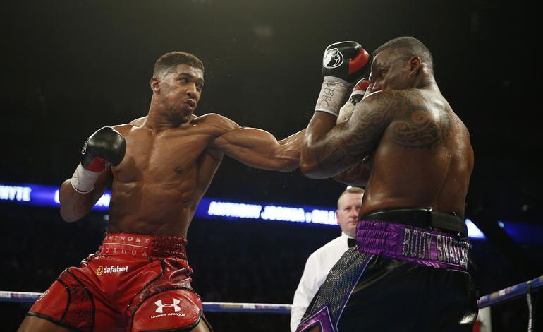 Anthony Joshua, nakavt geleneğini bozmadı